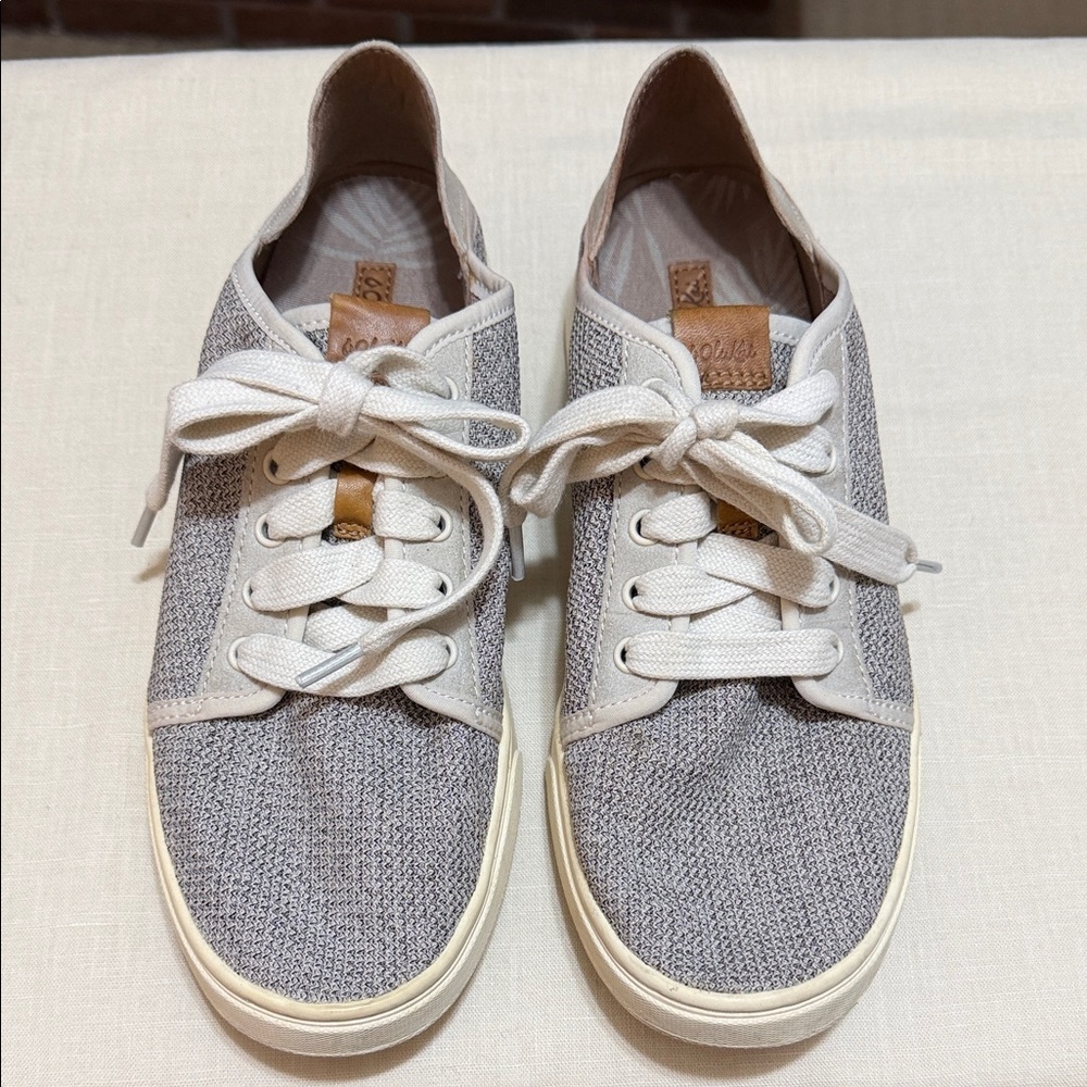OluKai Gray & Cream Sneakers. Fold Down Back, Woman’s 8/EUR 38.